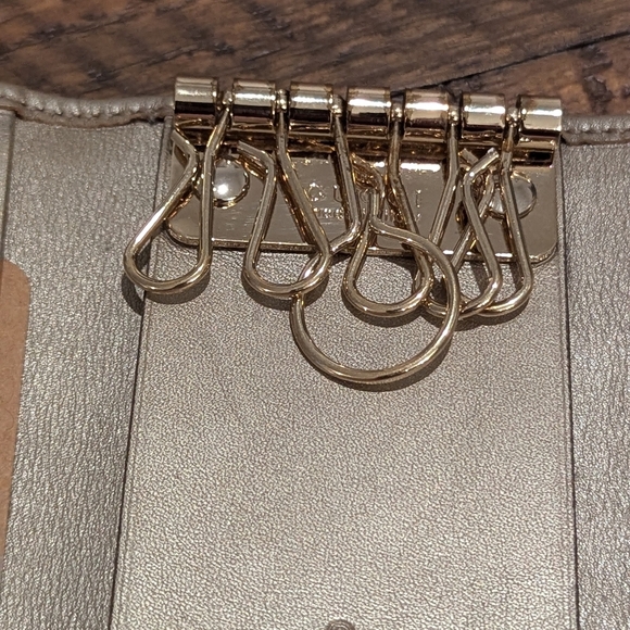 Gucci GG Canvas Key Case - Picture 8 of 9